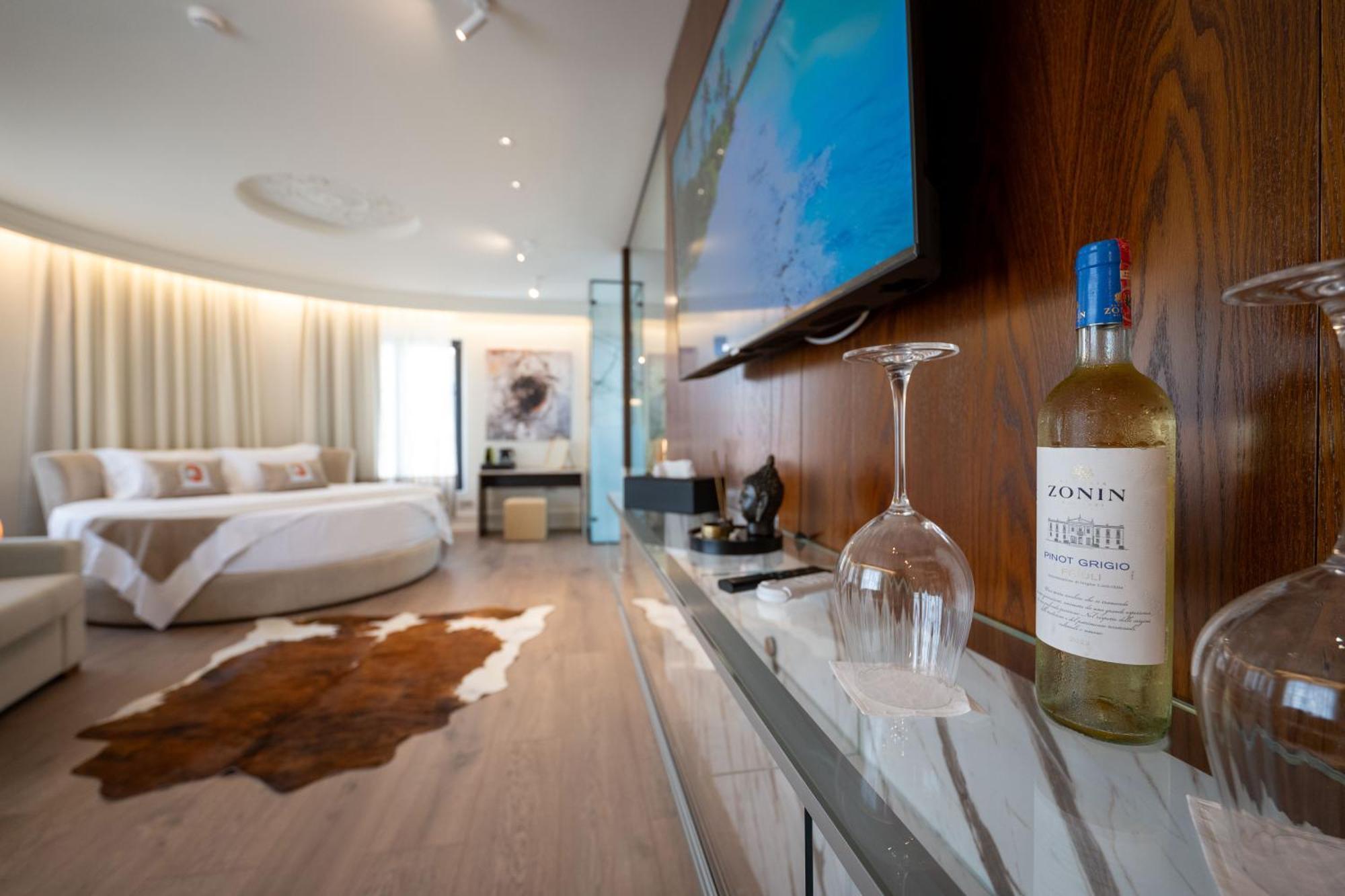 The Collector Hotel Boutique Sarandë Esterno foto